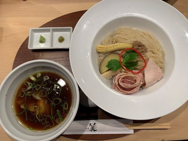 「鶏とボルチーニ茸の醤油つけＳｏｂａ 大」@銀座 篝 本店の写真