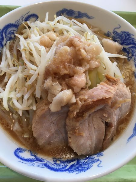 「ラーメン700円＋豚100円」@ジャンクガレッジ イオンレイクタウンmori店の写真