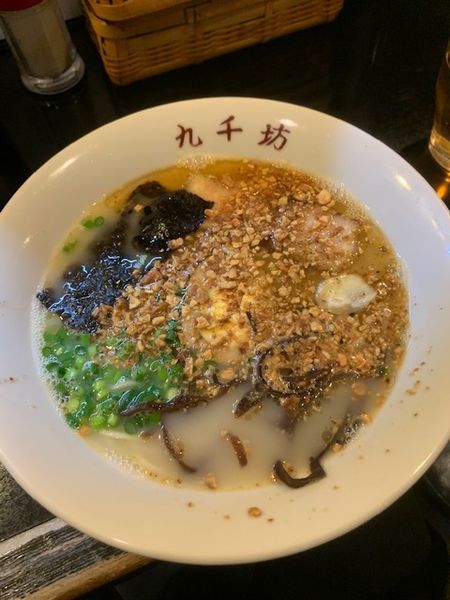 「にんにくらーめん+塩むすびセット　830円」@熊本ラーメン 九千坊の写真