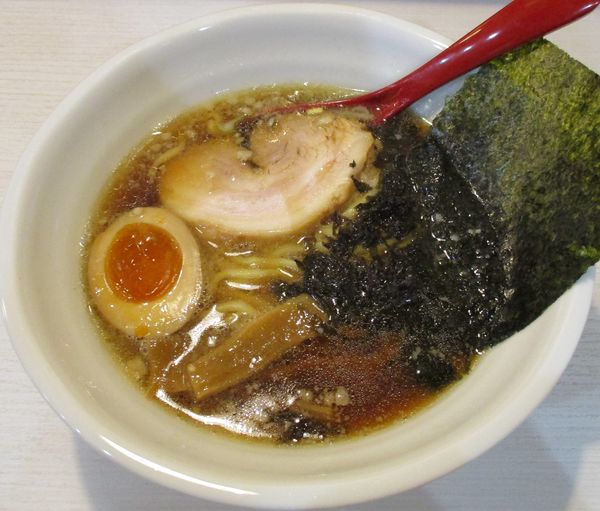 「醤油らーめん　710円」@萬馬軒 橙 代々木店の写真