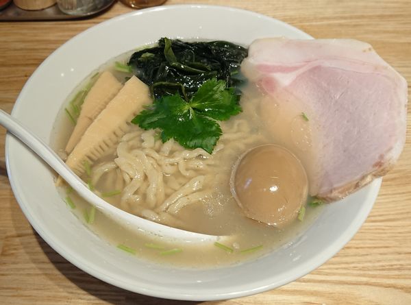 「味玉貝塩らーめん＋わかめ」@らーめん 改の写真