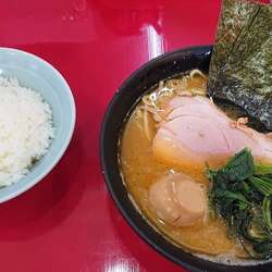 ラーメン・味玉・ライス