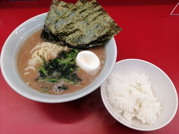 「朝ラーメン　500円　サービス小ライス」@ラーメン堀田家の写真