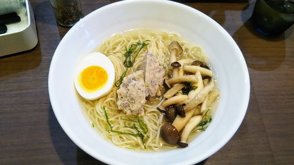 「塩ラーメンちょっと大盛り」@g麺の写真