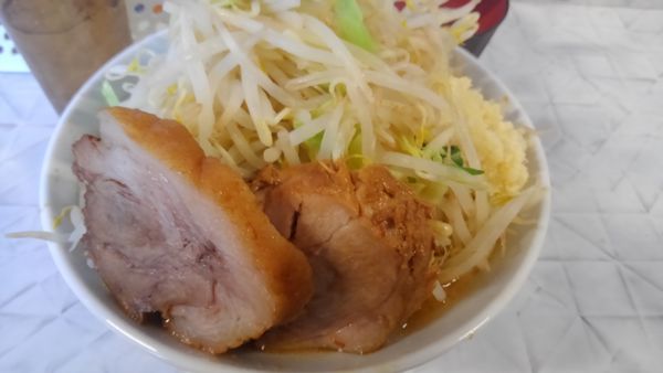 「ミニラーメン、生卵」@麺屋 歩夢 金沢八景店の写真