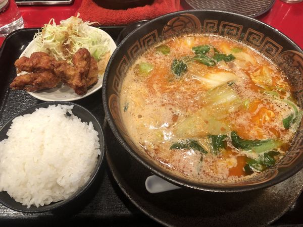 「四川辣麺・並+唐揚げセット（650＋200円）」@四川辣麺 大の写真