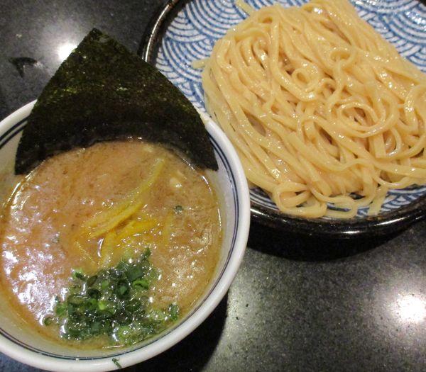 「濃厚地鶏魚介つけ麺（並）900円」@青山焼鳥倶楽部の写真