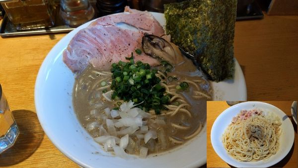 「濃厚牡蠣煮干中華そば+替え玉」@麺屋 まほろ芭の写真