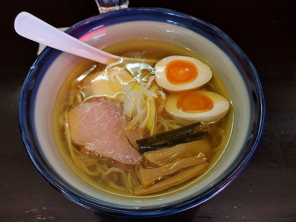 「しおらーめん　味玉」@らーめん奏の写真