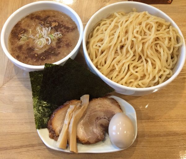 「特製濃厚ニボつけ麺＋チャーシュー1枚 特盛り」@麺屋 琥珀の写真