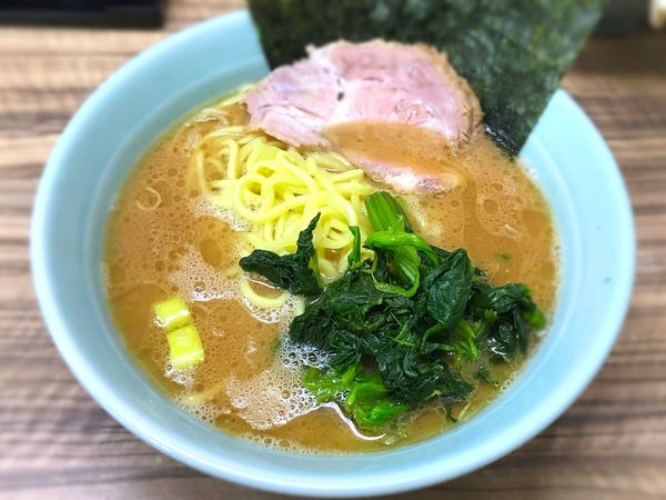 「らーめん(並)￥650」@横浜家系ラーメン武蔵家 松戸店の写真