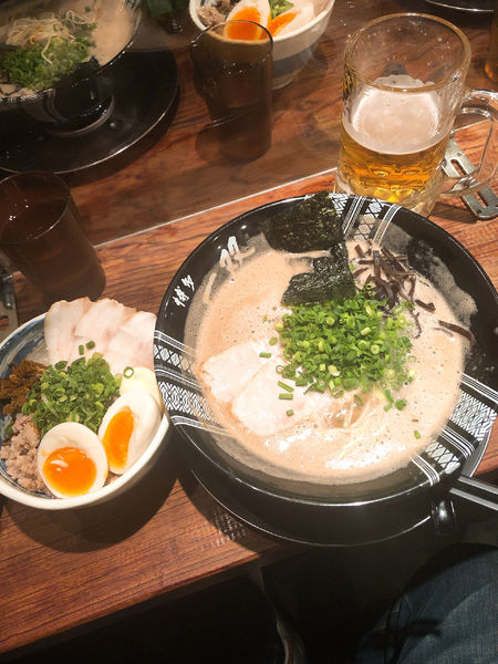 「ラーメン+まかない丼」@博多一双 博多駅東本店の写真