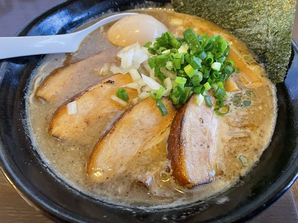 「塩そば　特製トッピング」@つけ麺 弥七の写真