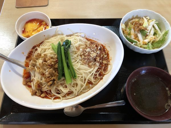 「汁なし坦々麺セット　辛め」@四川家庭料理 楊 八戸の写真