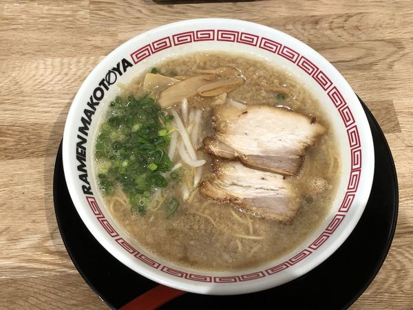 「背脂醤油ラーメン　￥６８０（税抜）」@ラーメンまこと屋 大府共和店の写真
