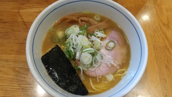 「らーめん850円」@麺屋はし本の写真