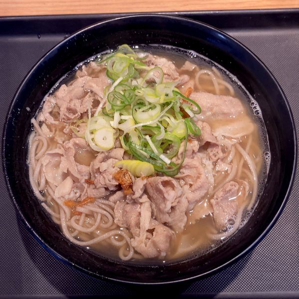 「肉骨茶(バクテー)そば（590円）」@名代 富士そば 代々木店の写真