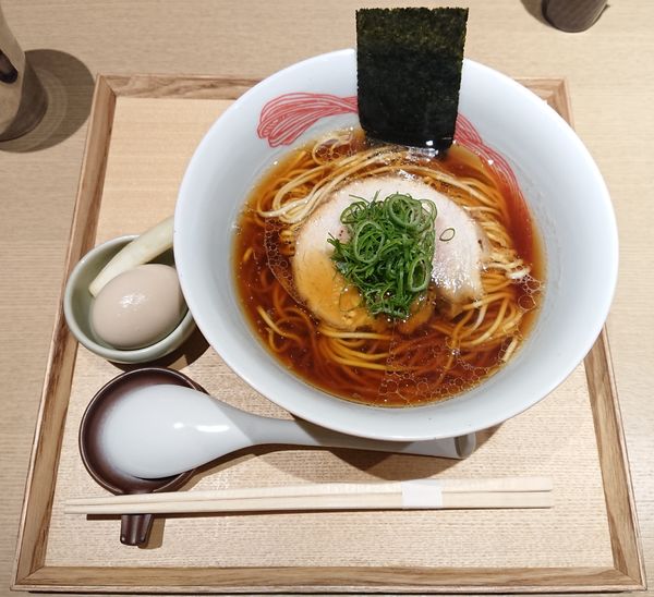 「醤油らぁ麺＋比内地鶏の味玉子」@NIPPON RAMEN 凛 TOKYOの写真