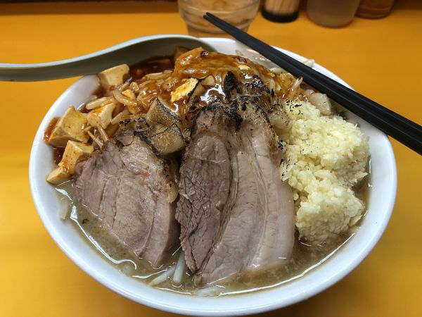 「【限定】マーボーラーメン+焦がしアブラ+ニンニク　750円」@ラーメンエース 八王子店の写真