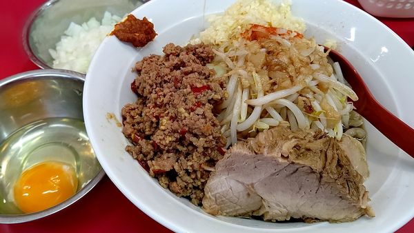 「汁なし麺(麺、野菜、アブラ少なめ)」@立川マシマシ 古河125号店の写真