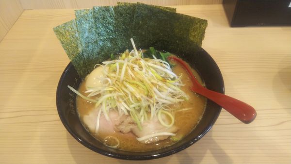 「歩輝勇ラーメン(並）」@極濃家系ラーメン 歩輝勇 センター北店の写真
