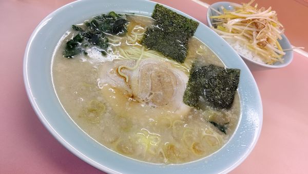 「ラーメンデー1,1(６００円)」@ラーメンショップ椿 新奥多摩街道店の写真