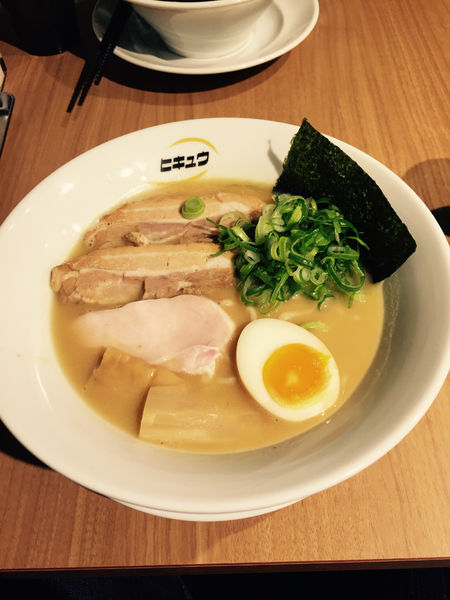 「鶏白湯魚介濃縮らーめん」@ヒキュウの写真