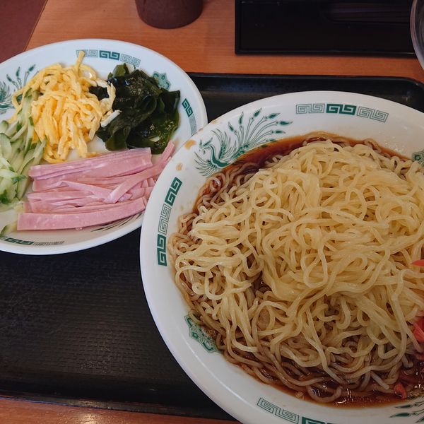 「黒酢しょうゆ冷やし麺550円大盛、3個餃子130円他」@日高屋 西船橋北口店の写真