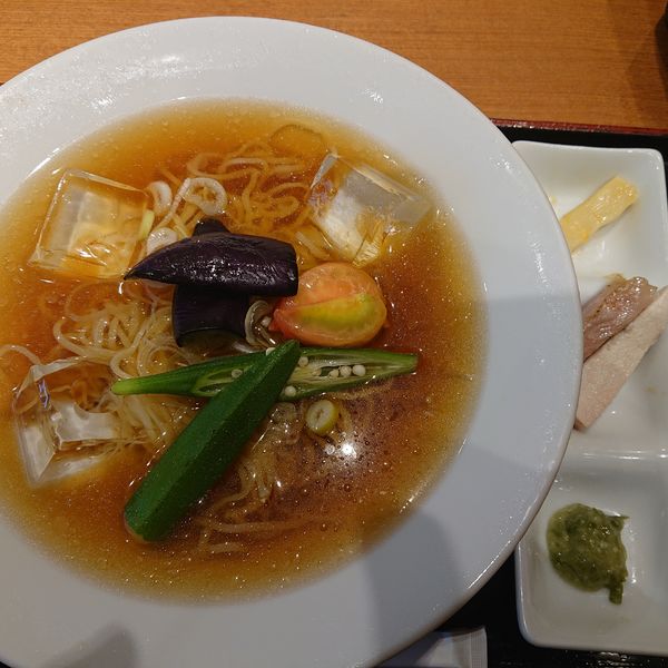 「冷やしラーメン950円」@らぁ麺 鶏だし屋の写真