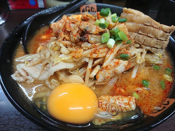 「月見海鮮麻婆麺+チャーシュー+野菜」@元祖旨辛系タンメン 荒木屋の写真