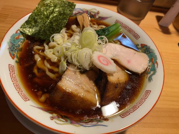 「醤油らぁめん（大盛）」@自家製手打ち麺 粋やの写真