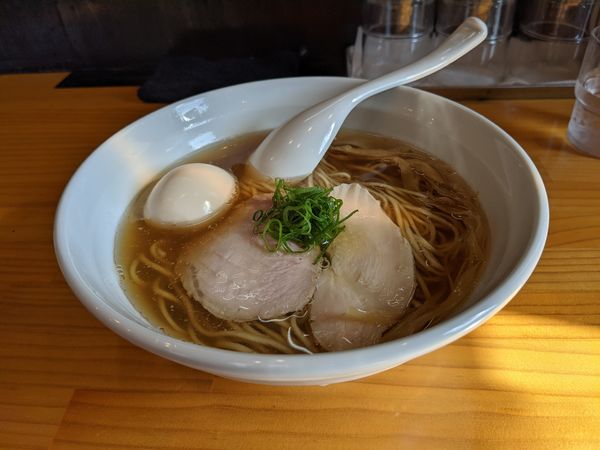 「味玉醤油らーめん」@麺響万蕾の写真