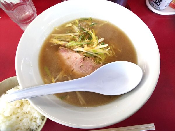 「ネギラーメン（並）＋ライス　750＋120円」@ラーメンショップ弘前の写真