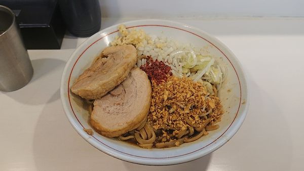 「カレー牛脂そば ニンニク少し」@ハイパーファットンの写真