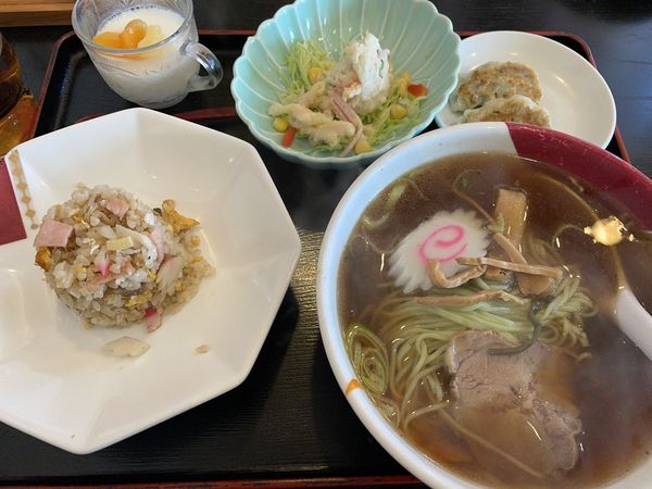 「ラーメン（ミニ炒飯、餃子、サラダ、杏仁豆腐）」@チャイナレストラン 珉珉の写真