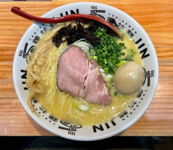 「味玉鶏白湯塩拉麺」@鶏拉麺JINの写真