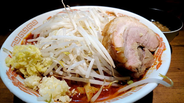 「【夜】激旨辛+別皿アブラ」@火の豚 人形町駅前店の写真