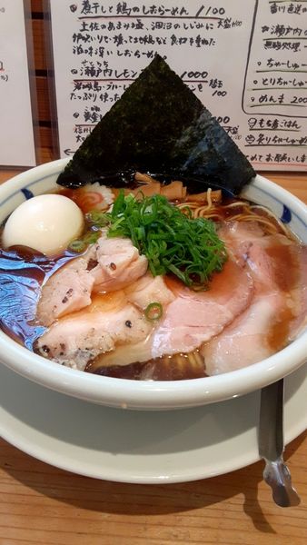「瀬戸内しょうゆラーメン特製」@ねいろ屋の写真