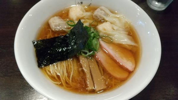 「特製ワンタン麺ハーフ黒だし1000円」@八雲の写真