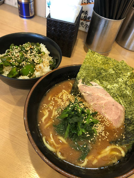 「ラーメン」@横浜家系らーめん 武道家 賢斗の写真