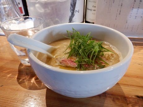 「岩手がもと煮干の白湯そば」@麺処 図鑑の写真