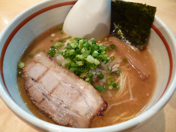 「らー麺」@麺歩 バガボンドの写真