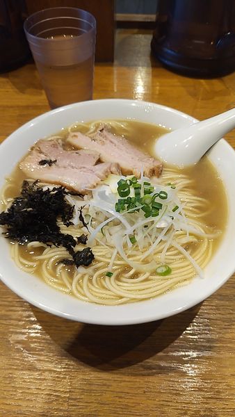 「煮干しそば　白醤油(大)」@中村屋総本山の写真