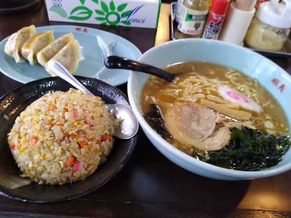 「チャーハンセット(醤油ラーメン) 1200円」@ラーメン専門店 六代目 蝦夷の写真