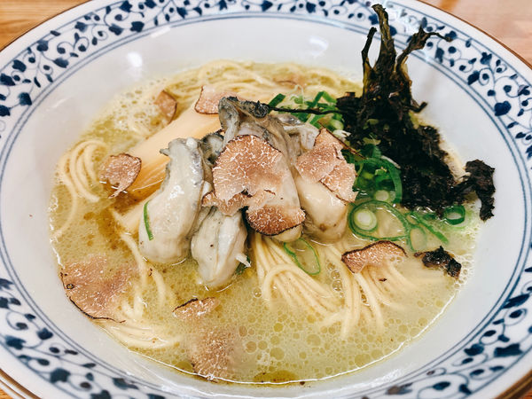 「牡蠣の塩SOBA 〜九条葱とトリュフを添えて〜」@㐂九家の写真