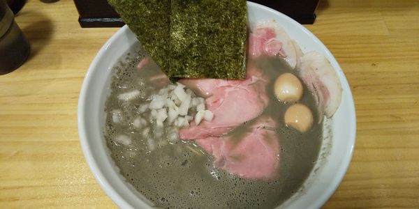 「特製煮干しらーめん980円+青唐玉350円」@煮干らーめん 紫乱の写真