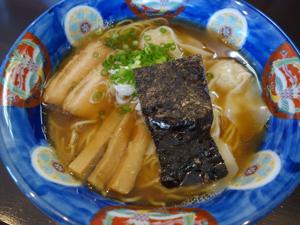 「肉ワンタン麺」@支那そば かつみの写真