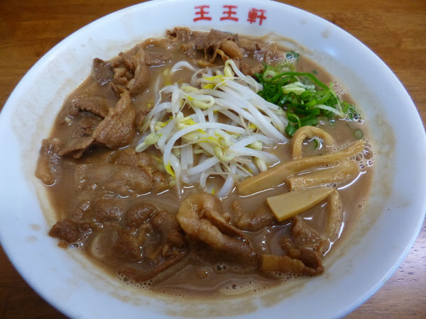 「支那そば 肉入」@支那そば 王王軒 本店の写真