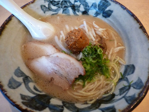 「白湯らぁめん」@麺家 ひばりの写真