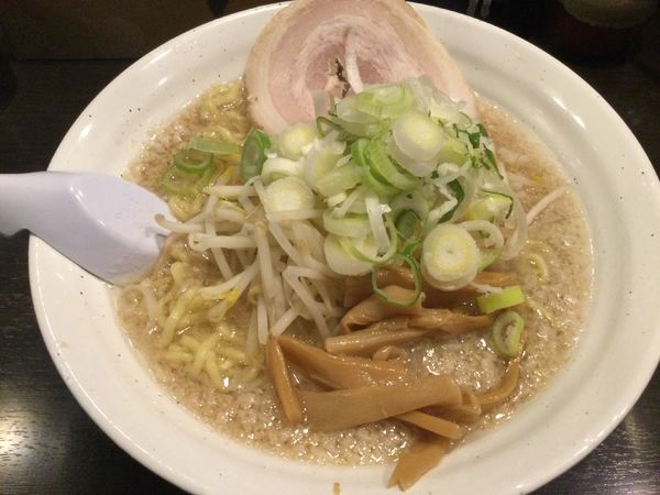 「しょうゆらーめん・ギタギタ(¥750)」@こってりらーめん せきやけ 水道橋店の写真